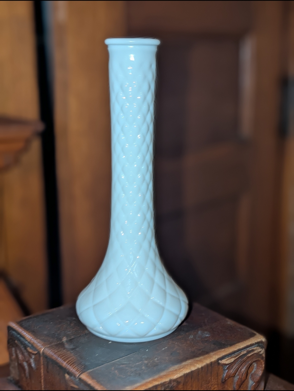 Vtg Hoosier White Milk Glass 4092 Tall White Bud Vase Classic Diamond 9"